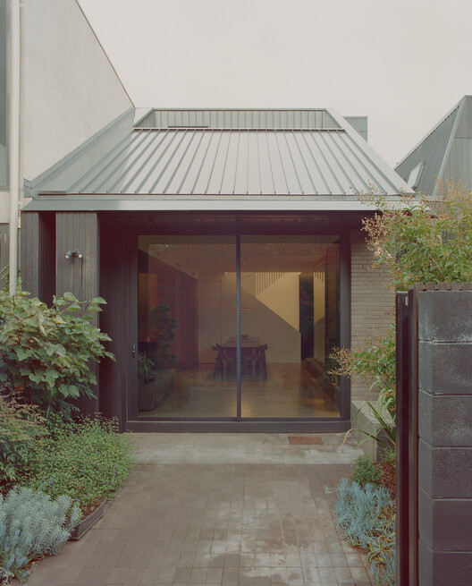 Burnley House / Sonelo Architects - Image 4 of 37