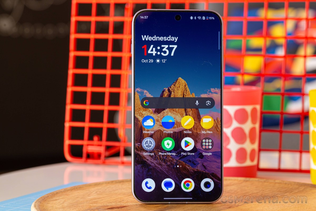 OnePlus 15 came with a 165Hz refresh rate display