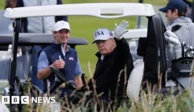 Zack Polanski calls for Trump to be 'kicked out' of his Scottish golf courses - BBC