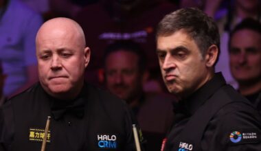 World Snooker Championship: Ronnie O'Sullivan thumps table as John Higgins cuts gap to two frames in second round clash | Snooker News