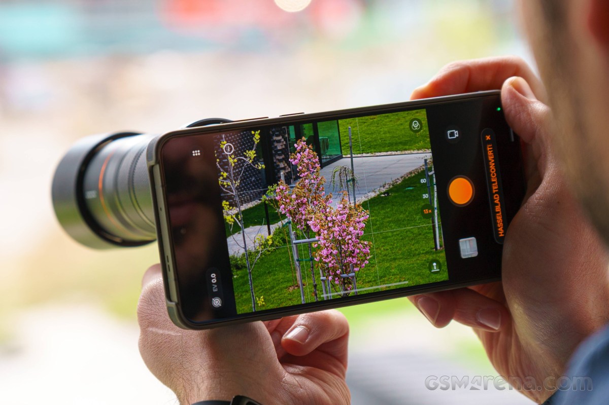 Oppo Find X9 Ultra and the Hasselblad Teleconverter Kit hands-on