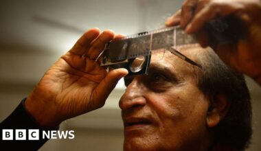 Remembering Raghu Rai: The photographer who showed India to itself - BBC