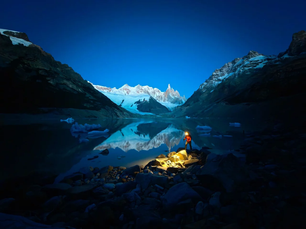 The ultra-wide camera captures expansive scenes with strong detail and light retention, thanks to its large sensor and ultra-wide 123° field of view