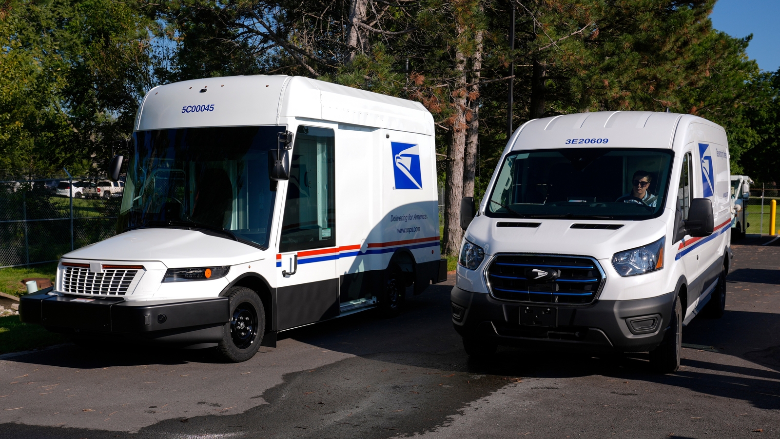 USPS to suspend pension contributions, seeks 4-cent stamp price hike