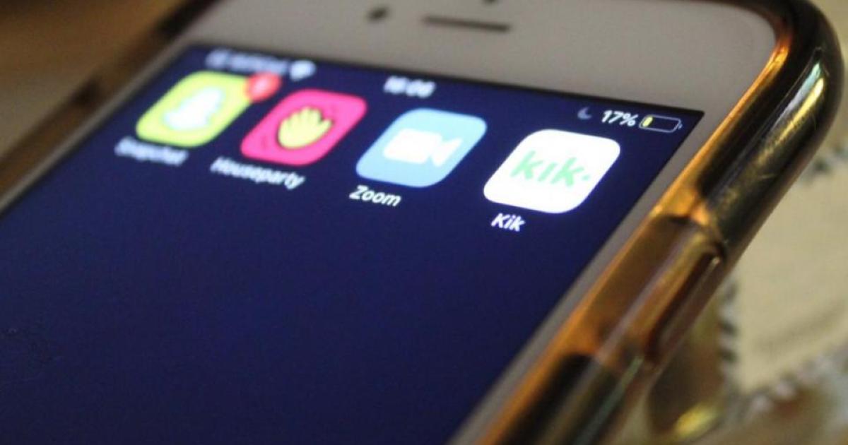 Oxford residents blast UK wide mobile phone ban as 'a pain'