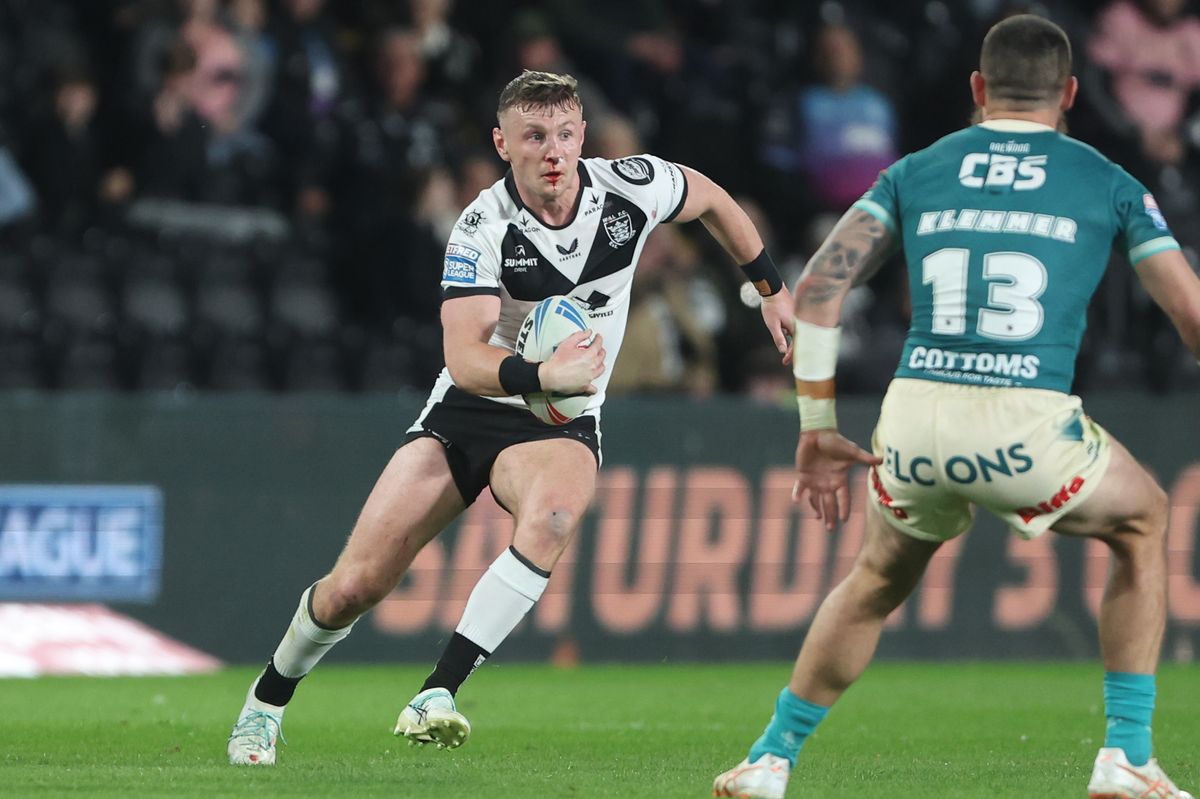 Harry Newman in action for Hull FC.