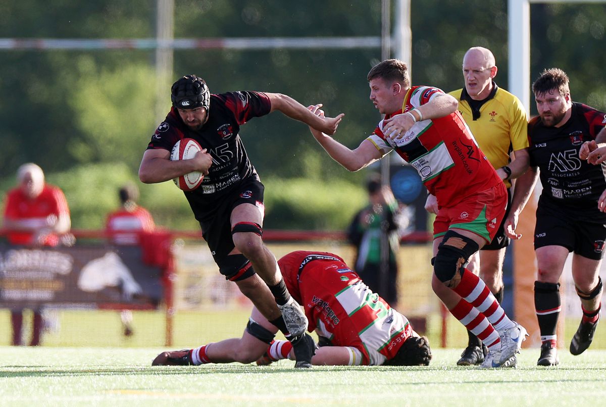 Dan Hill of Pontypool makes a break