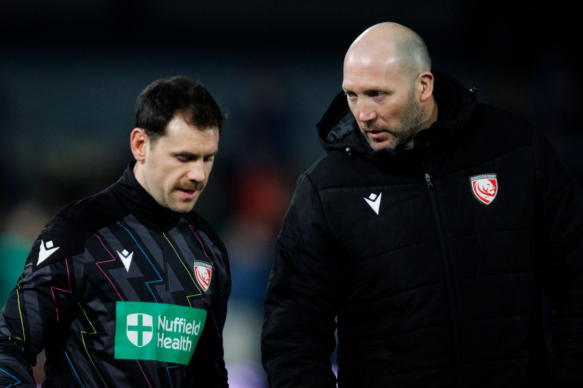 Gloucester's Tomos Williams and head coach George Skivington (Photo by Bob Bradford - CameraSport via Getty Images)