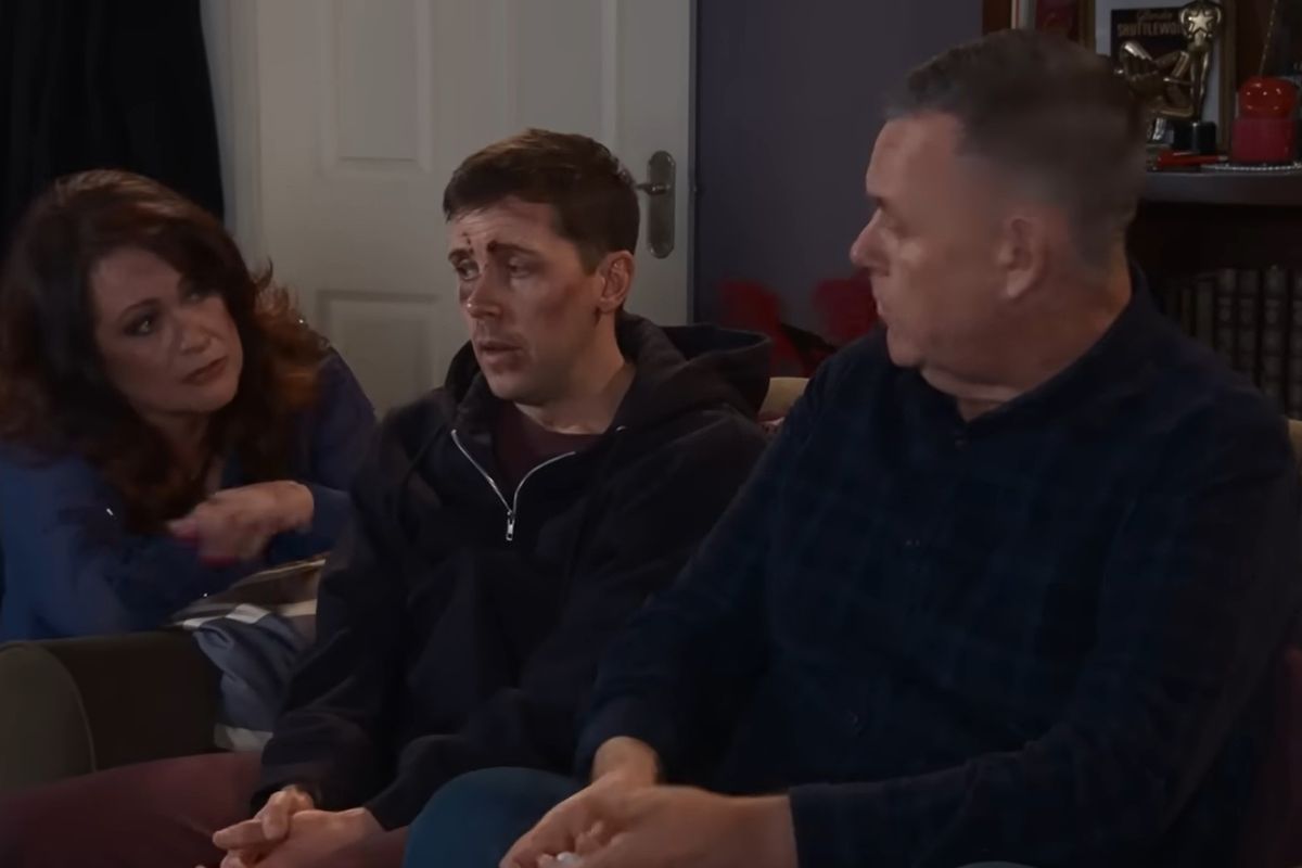 Todd Grimshaw returns home in Coronation Street