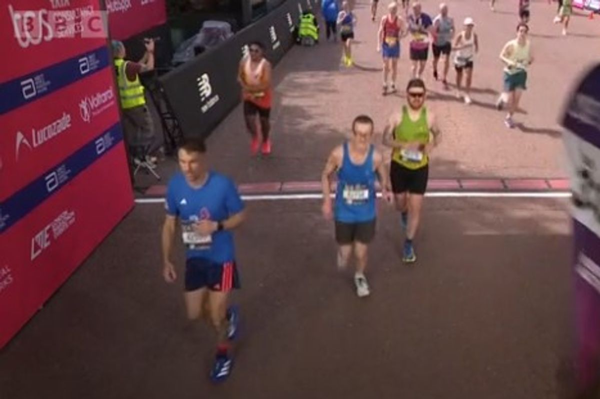 Aaron Ramsey finishes the London Marathon