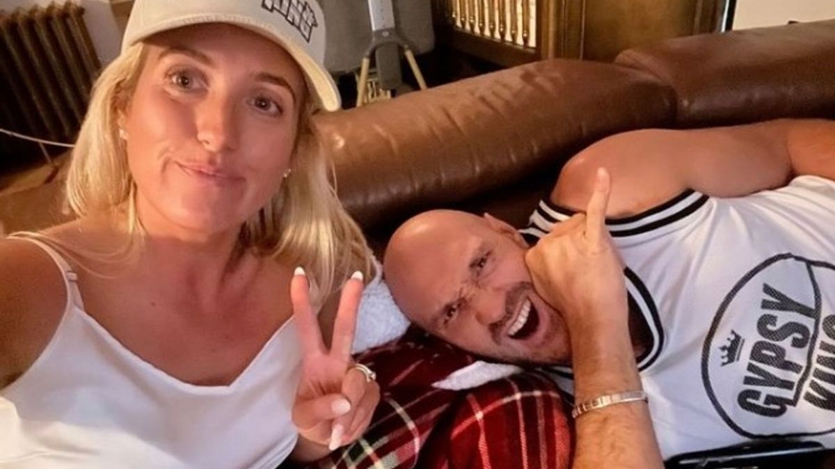 Tyson Fury reverses sex ban after refusing to masturbate as he goes bonking mad