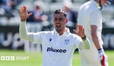 Beyers Swanepoel celebrates taking a wicket for Worcestershire