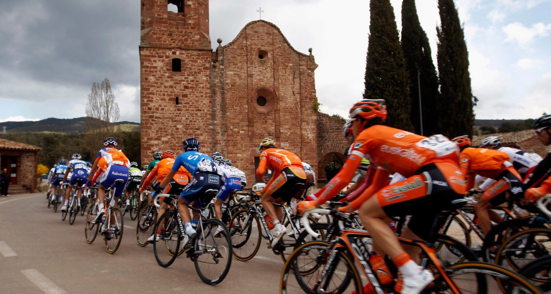 Spain’s Guardemo still critical in ICU 2 weeks after cycling crash with car | Cycling News