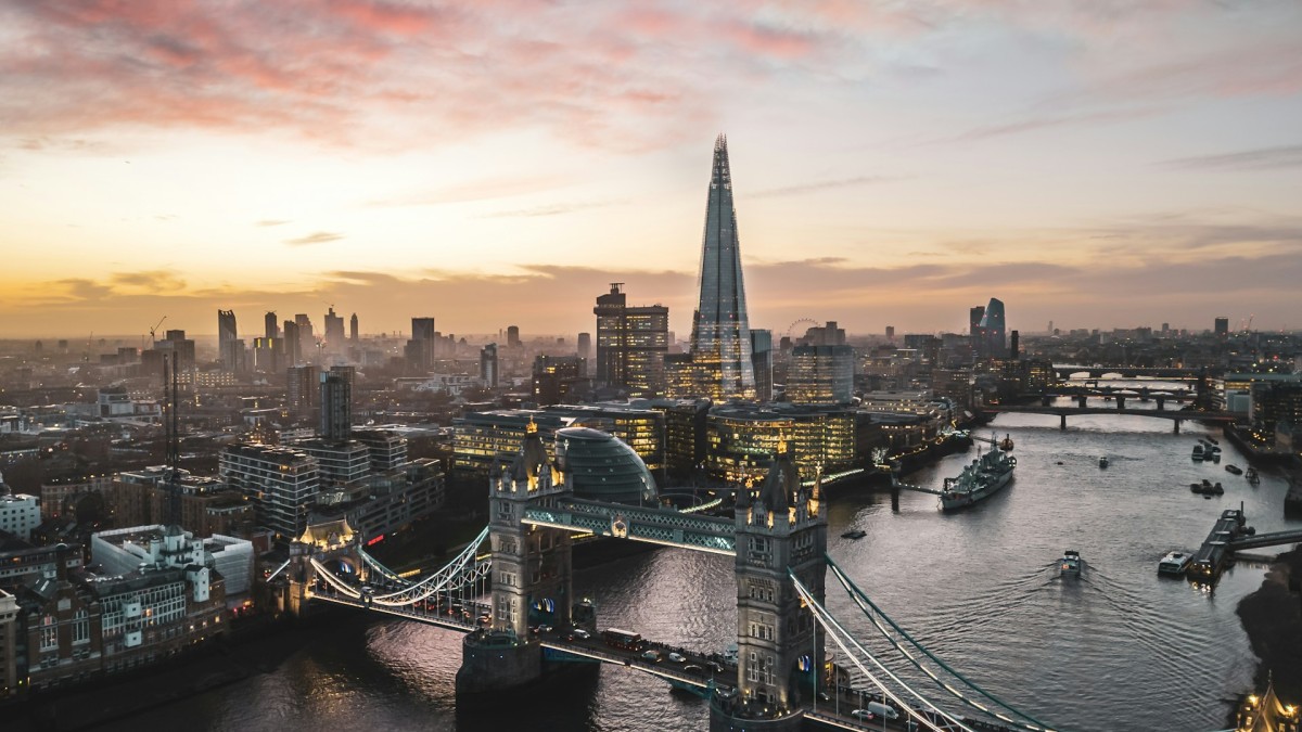 UK Borrowing Costs Hit Highest Since 2008 as Oil Tops $111