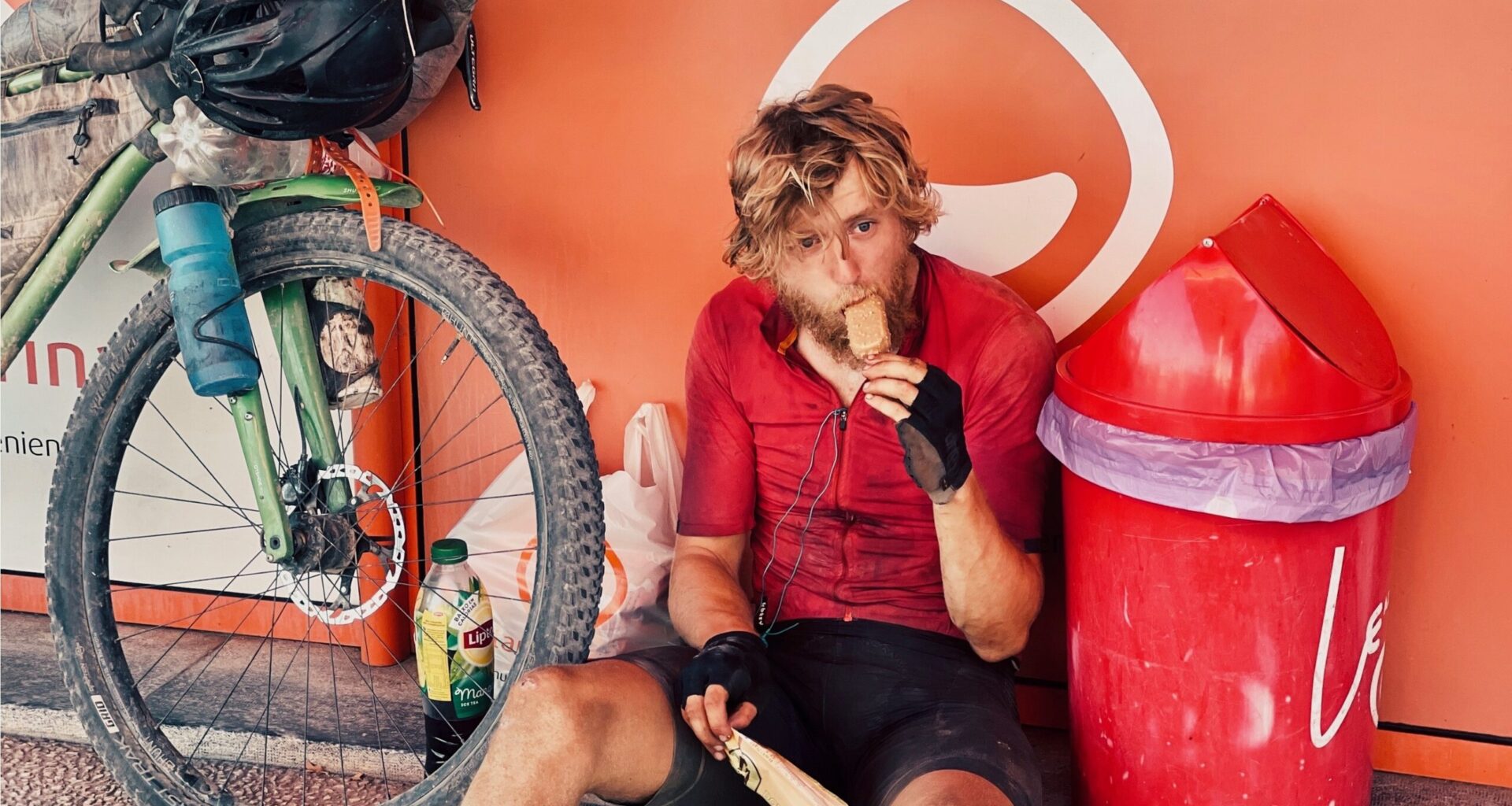 "My go-to hallucination is that I’m riding in a peloton of imaginary friends": The sleepless and very long adventures of Angus Young - Cycling News