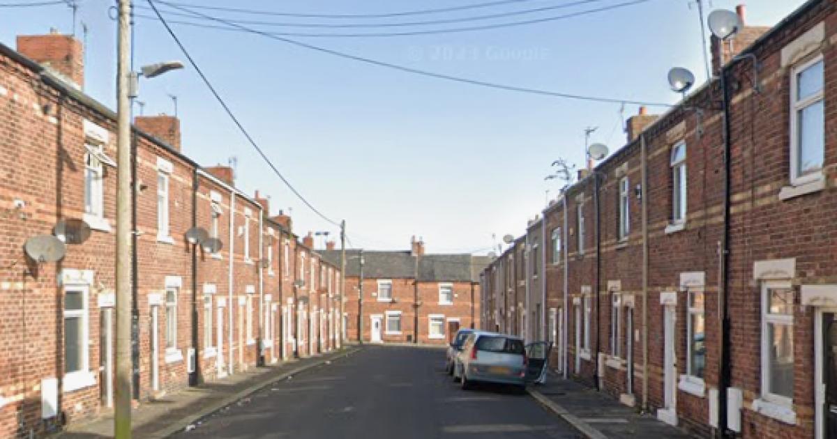 Police pelted with bricks on Tenth Street in Horden