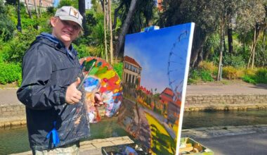 'Express yourself on canvas': Artist paints in Bournemouth