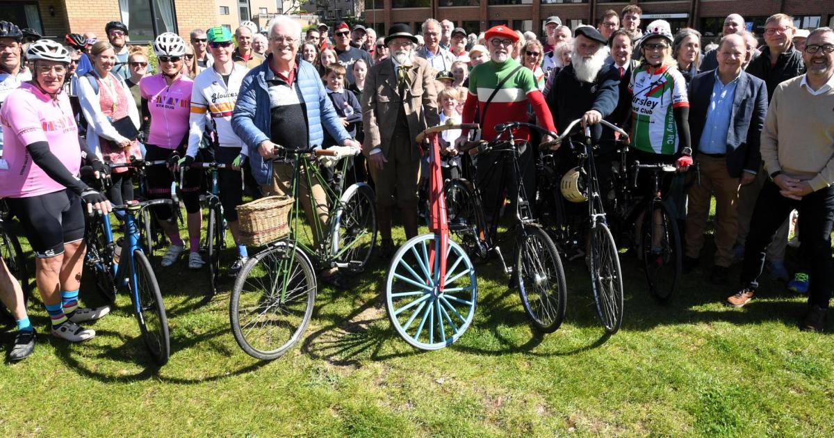 Chris Boardman opens new cycling route in Dursley area