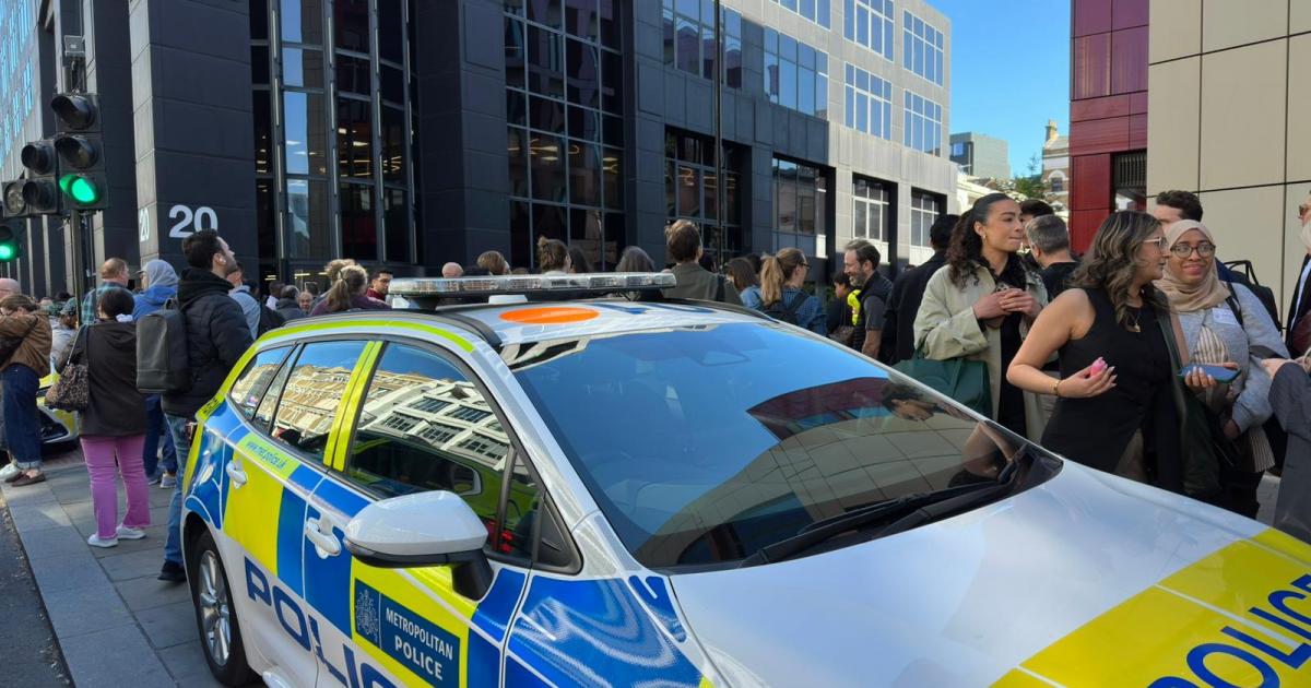 LIVE updates as Farringdon station shut due to ‘emergency incident’ - London Now