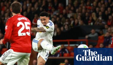 Leeds stun Manchester United after Okafor double and Martínez red card for hair-pull | Premier League