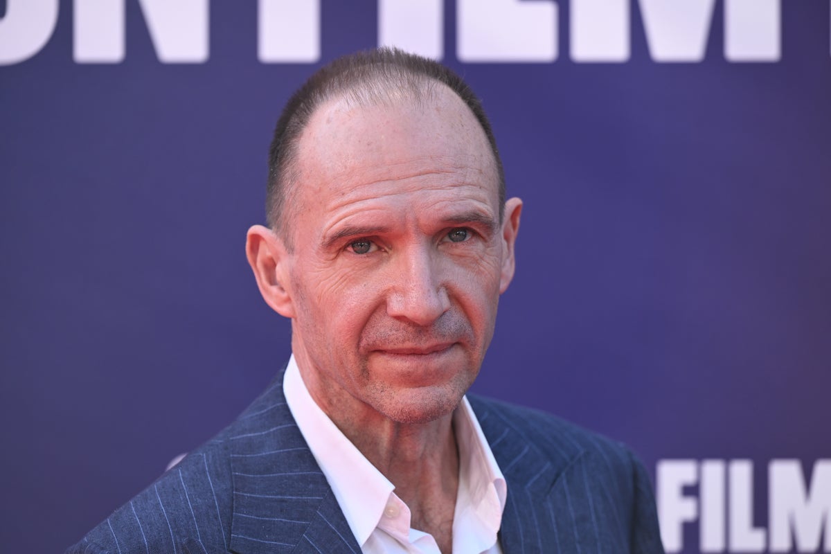 Famed ‘Conclave’ actor Ralph Fiennes praises Pope Leo standing up to Trump: ‘war is an obscenity’