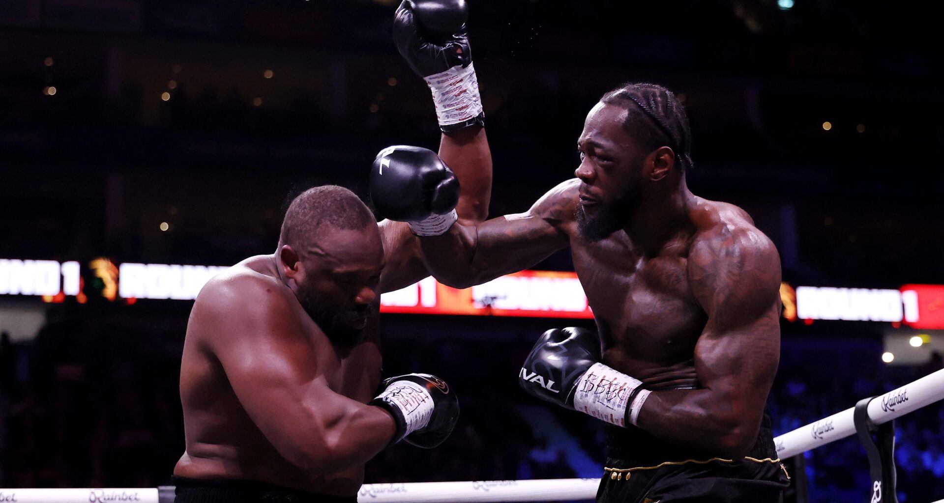 Deontay Wilder vs. Derek Chisora Judges' Scorecards, Punch Stats and Prize Money