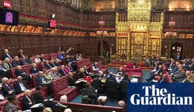 Starmer restores powers to ousted hereditary peers in Lords shake-up | Lords reform