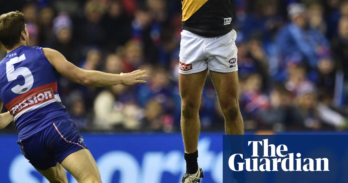 Labor’s plan to restrict gambling ads set to reduce wagering by just 0.8%, government analysis shows | Gambling