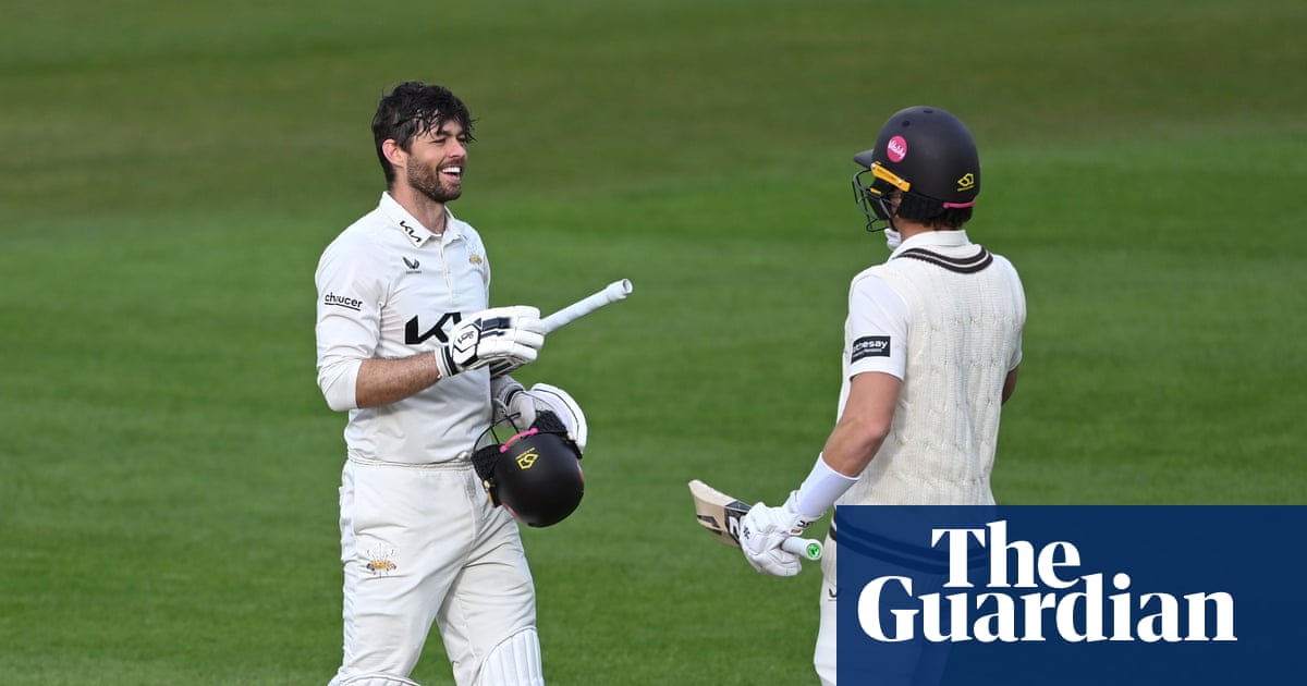 Foakes to the rescue for Surrey as County Championship makes its earliest start | County Championship