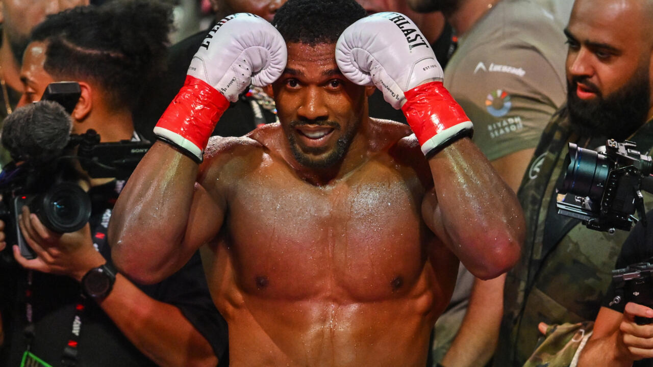 Joshua gets 'unbelievable lift' training with old rival Usyk