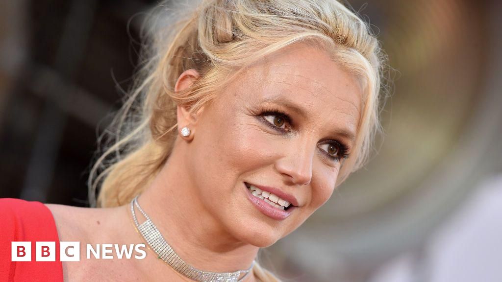 Britney Spears charged in California with driving under influence - BBC