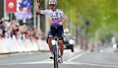 Paula Blasi celebrates crossing the line to win Amstel Gold Race 2026