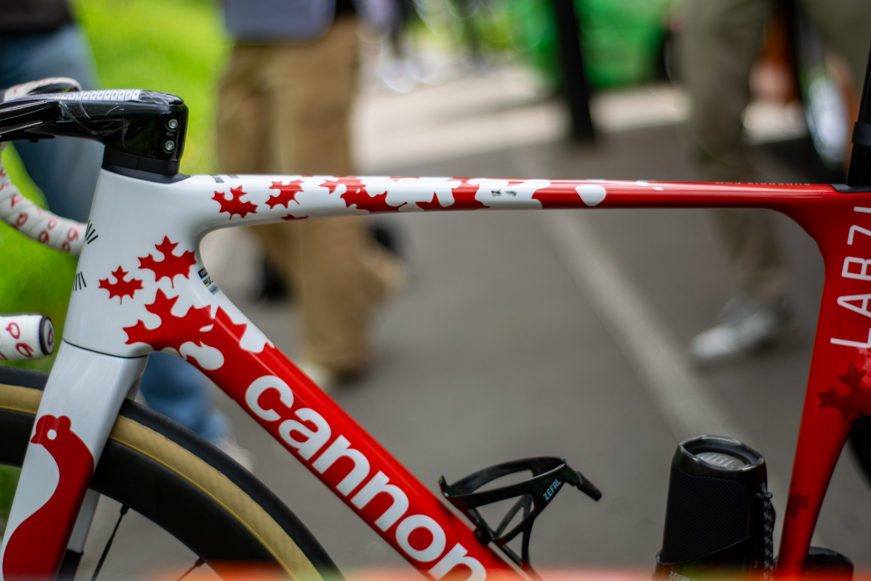 Bikes and tech from the start of Paris-Roubaix Femmes 2026