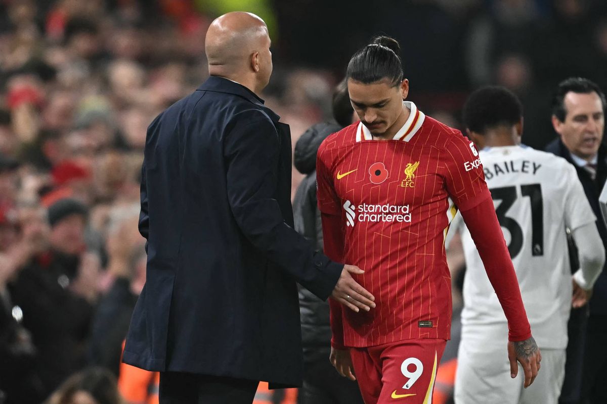 Darwin Nunez and Arne Slot 