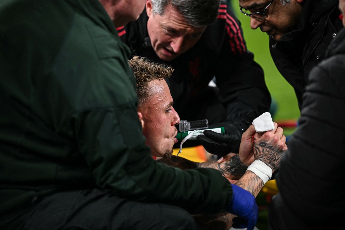 Noa Lang receives medical attention during Galatasaray's Champions League defeat to Liverpool