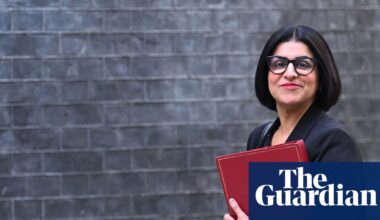 Shabana Mahmood swears at ‘white liberal’ hecklers over Reform remarks | Labour