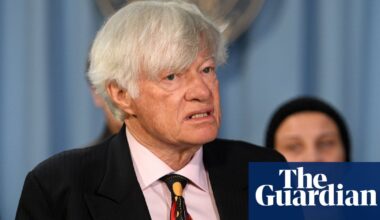 Founder of Starmer’s legal chambers condemns Labour plans to cut jury trials | UK criminal justice