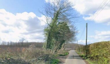 Warning in place as fire crews respond to large farm blaze in Sweets Lane, East Malling