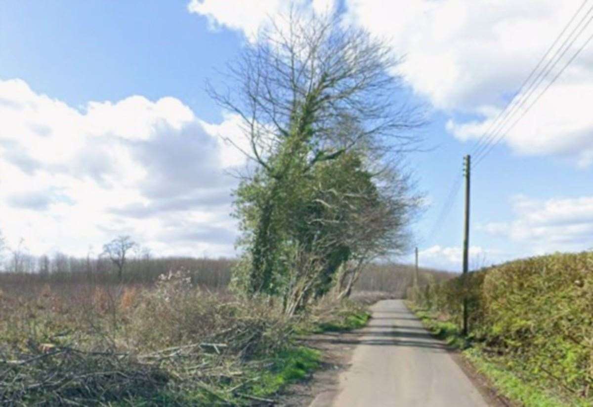 Warning in place as fire crews respond to large farm blaze in Sweets Lane, East Malling