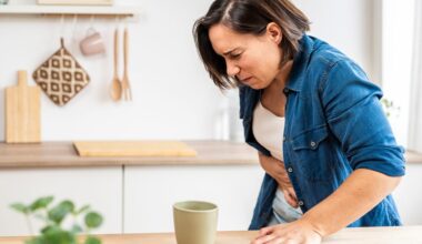 5 Early Symptoms of Appendicitis Doctors Say You Shouldn't Ignore