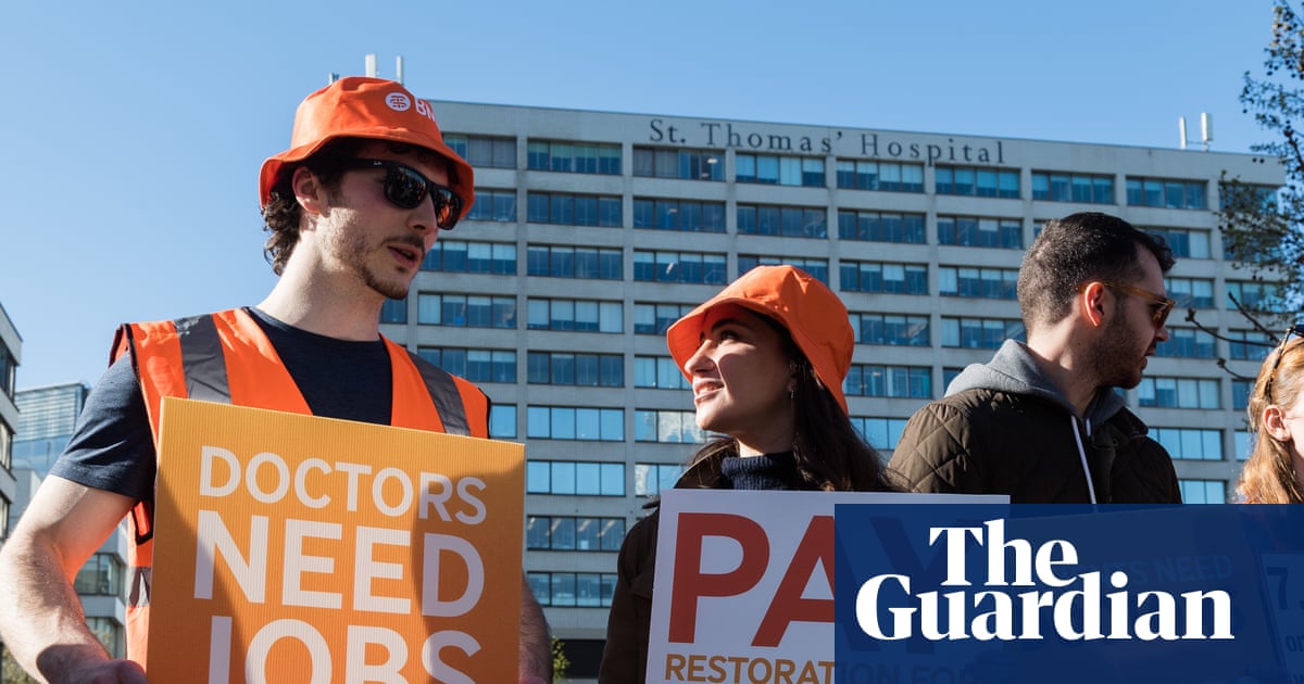 British Medical Association accused of hypocrisy as its own staff strike over pay | Trade unions