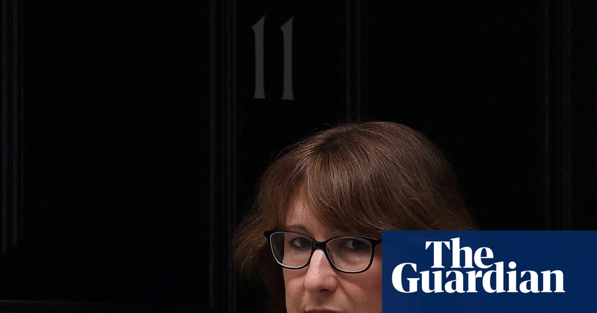 Quarter of a million people could lose job by middle of 2027 as UK ‘flirts with recession’, analysis says | Economic growth (GDP)