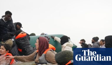 UK to pay France another £660m to curb Channel crossings | Migration