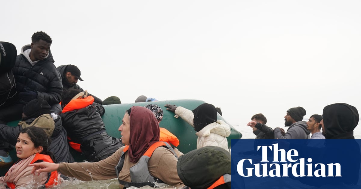 UK to pay France another £660m to curb Channel crossings | Migration