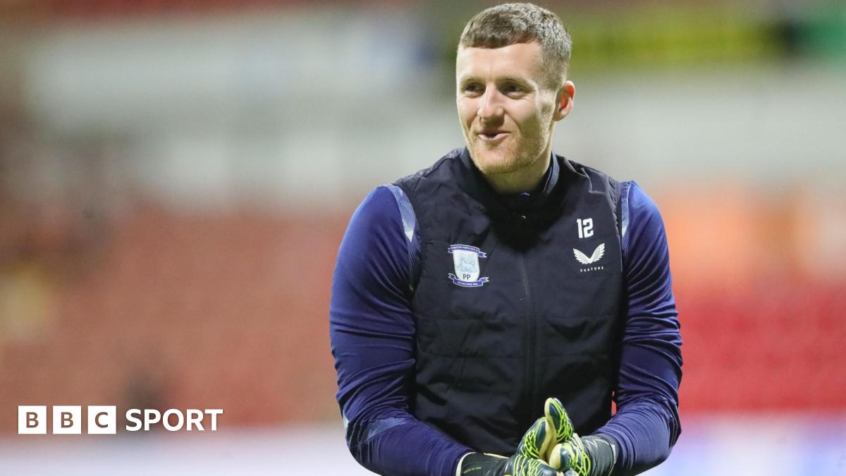 Jack Walton warming up before a game for Preston North End