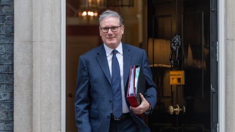 'I'm not going to yield': Starmer responds to Trump's threat to axe UK-US trade deal  – video