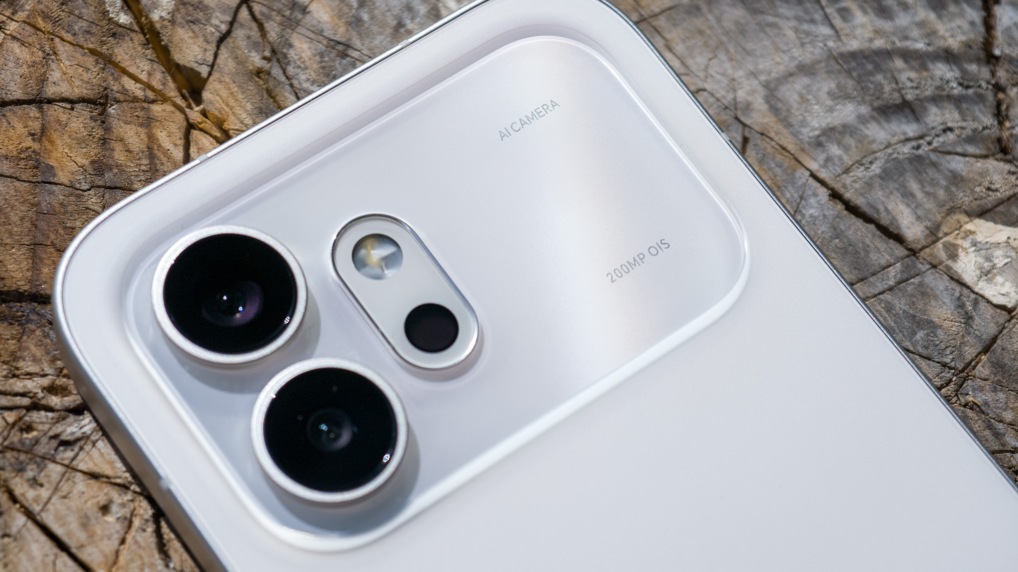A close-up of the Honor 600's hardware in the white colorway