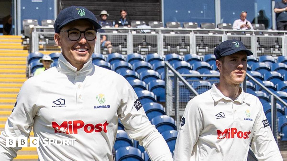 L-R: Asa Tribe and Ben Kellaway walk out for Glamorgan