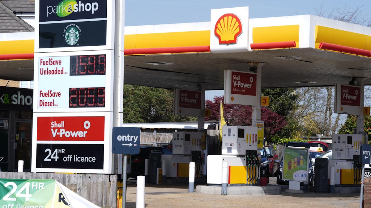 UK retail sales rebound as motorists stock up on fuel