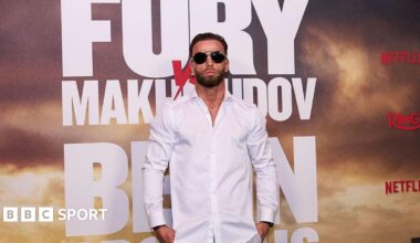 Felix Cash speaks to media at a fight week event